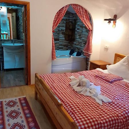 Cabanute Si Camping Dracula Capatineni-Paminteni Exteriér fotografie