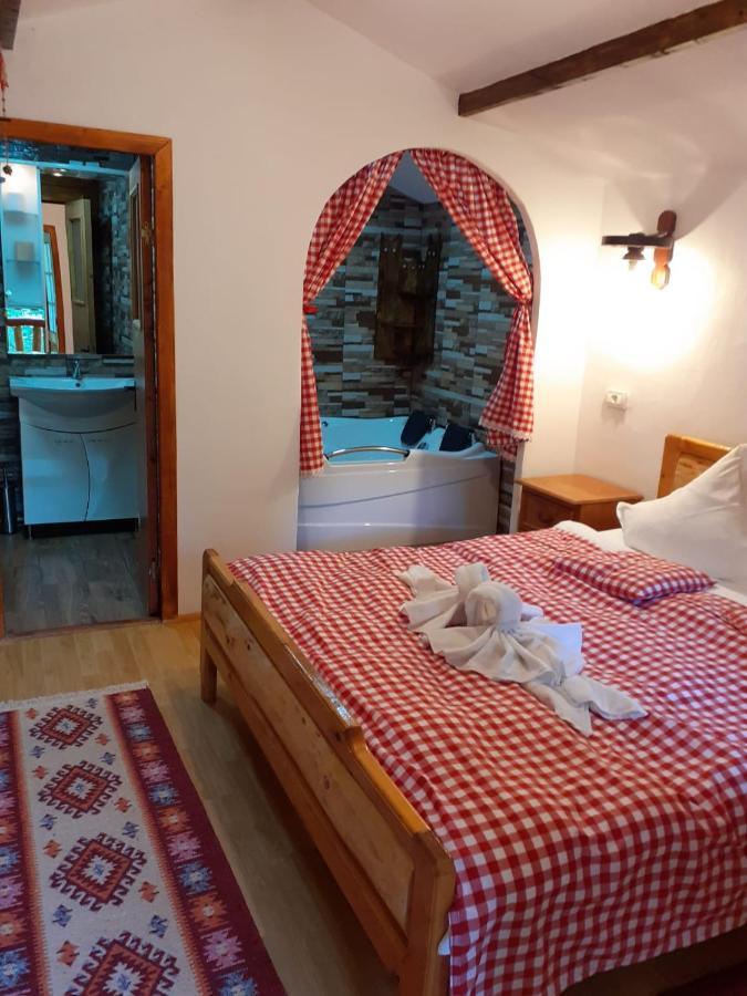 Cabanute Si Camping Dracula Capatineni-Paminteni Exteriér fotografie