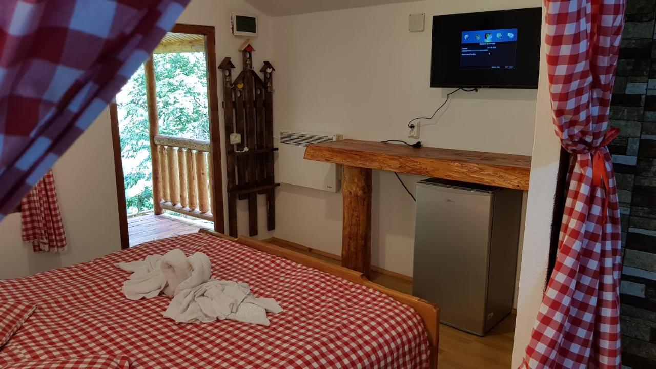 Cabanute Si Camping Dracula Capatineni-Paminteni Exteriér fotografie