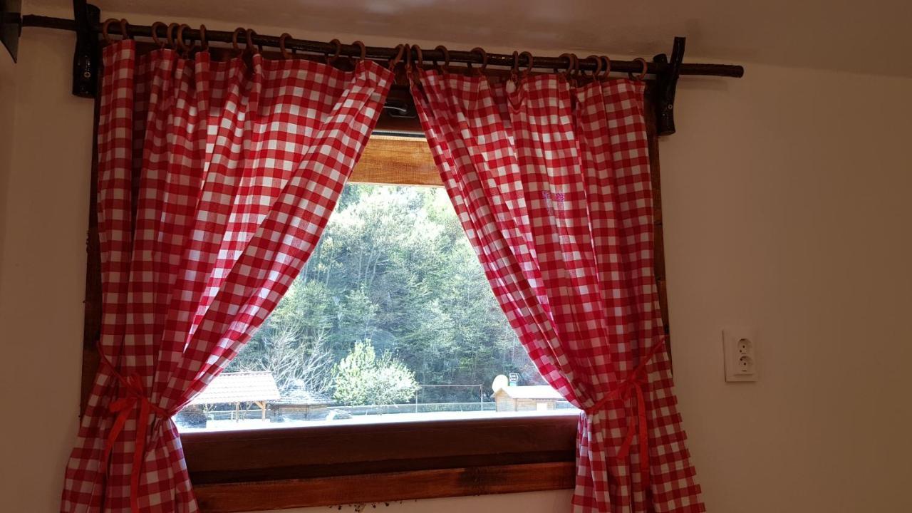 Cabanute Si Camping Dracula Capatineni-Paminteni Exteriér fotografie