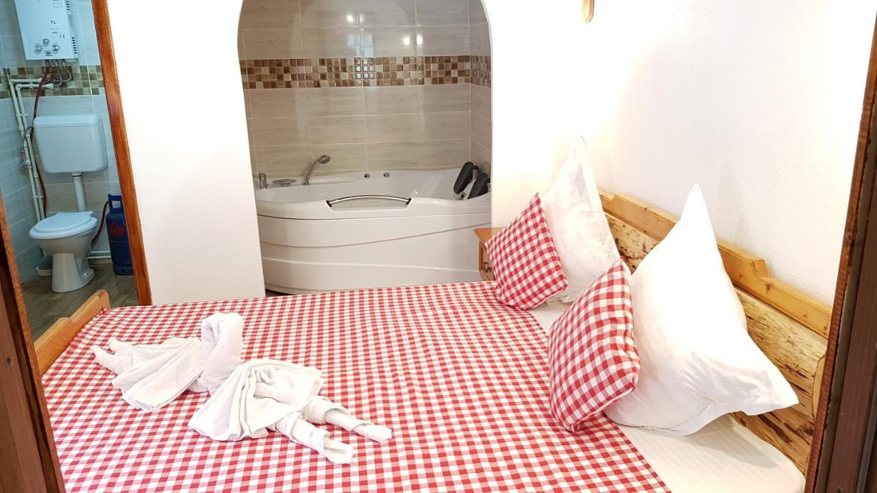 Cabanute Si Camping Dracula Capatineni-Paminteni Exteriér fotografie